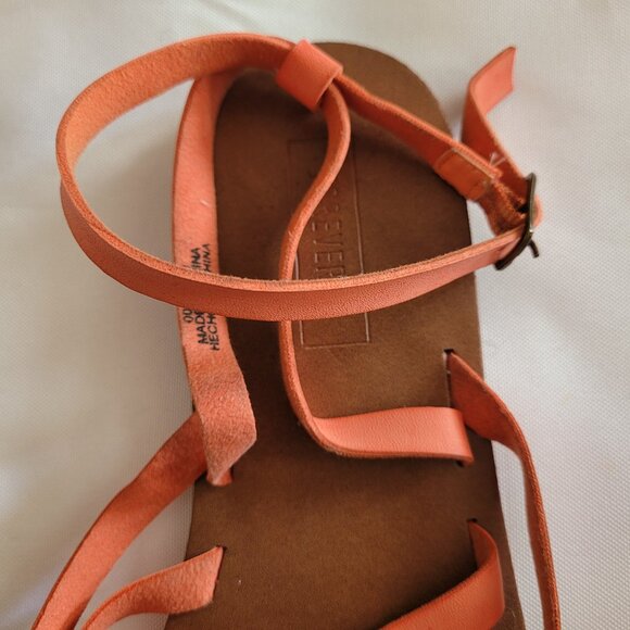 Forever 21 Gladiator Strappy Flat Sandals SZ 6.5 - Picture 10 of 10